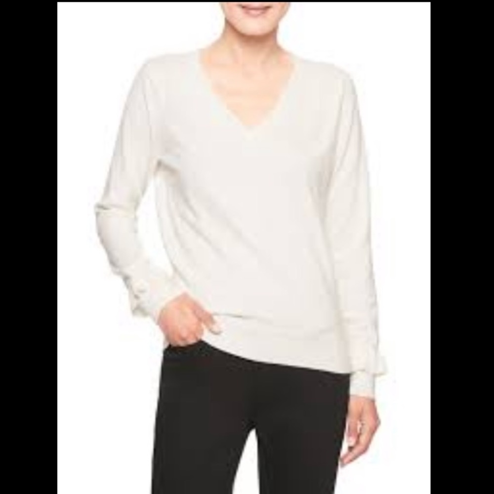 ✨NWT Banana Republic Ruffle Cuff V-Neck Sweater